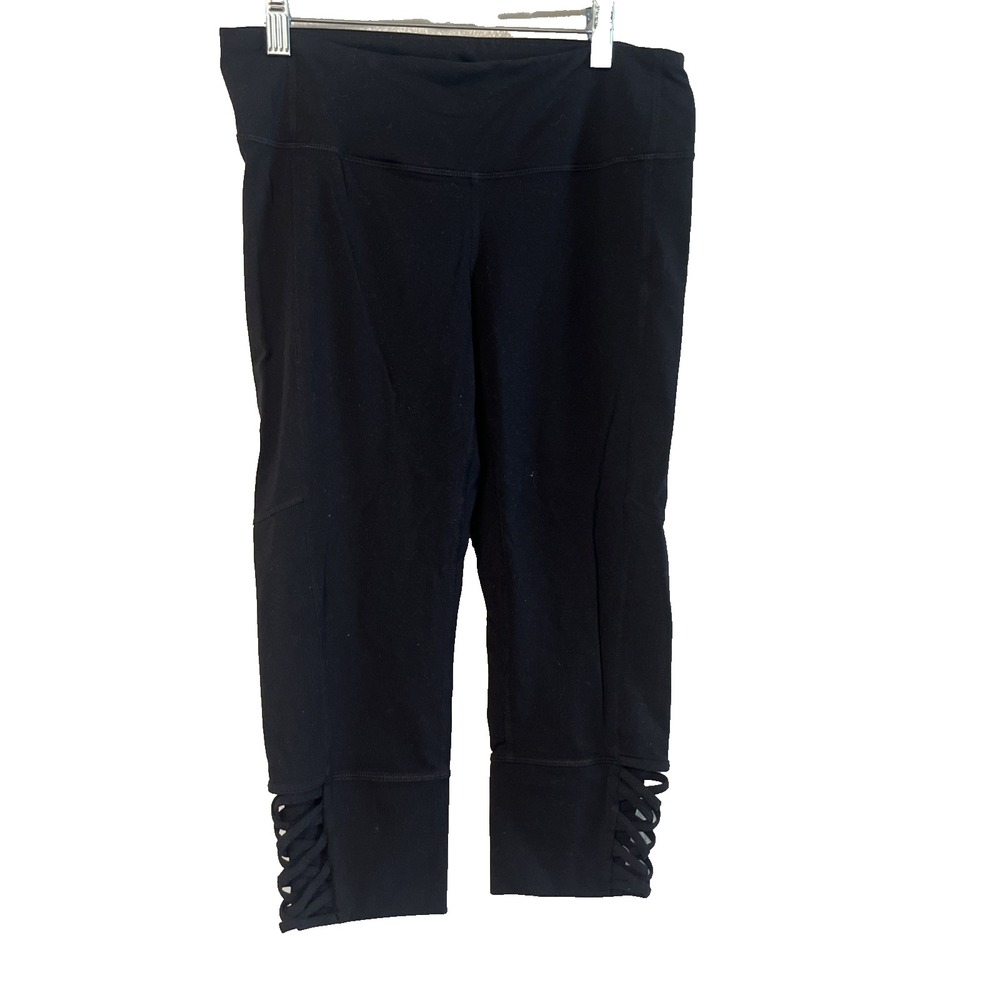 Athleta yoga capri leggings women's Black M Mind Over Mat Active Lattice Sides